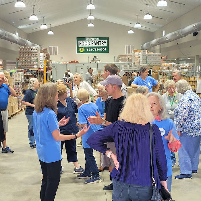 Feeding Avery Families Volunteers